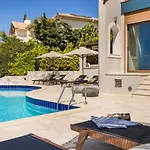 Luxury Karmaniolos Kefalonia فيلة