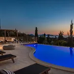 فيلة Luxury Karmaniolos Kefalonia فيسكاردو