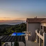 Luxury Karmaniolos Kefalonia فيلة