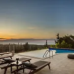 Luxury Karmaniolos Kefalonia فيلة