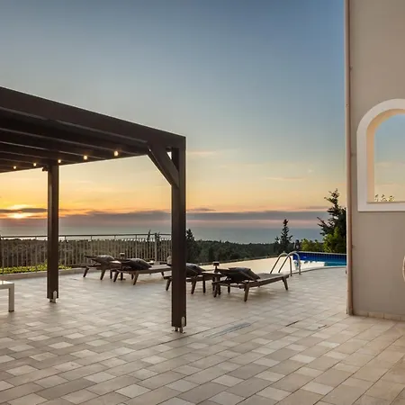 Luxury Karmaniolos Kefalonia * فيسكاردو